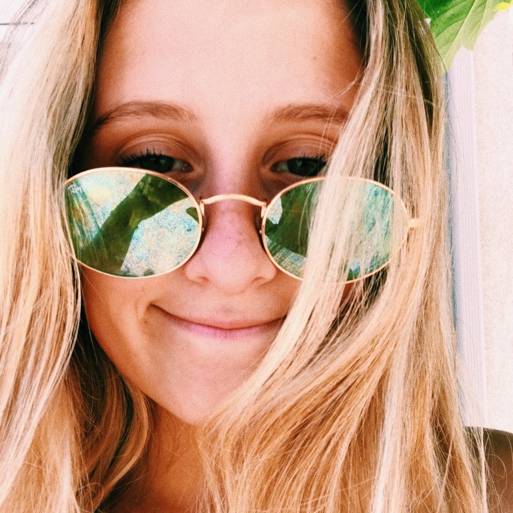 Meet your Posher, Emily